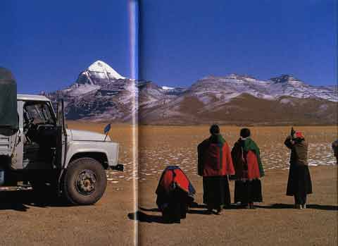 
Pilgrims prostrate to Kailash - Tibet's Sacred Mountain: The Extraordinary Pilgrimage to Mount Kailas book
